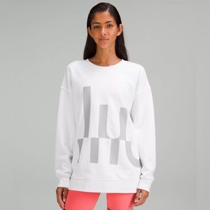 perfectly oversized crew *graphic